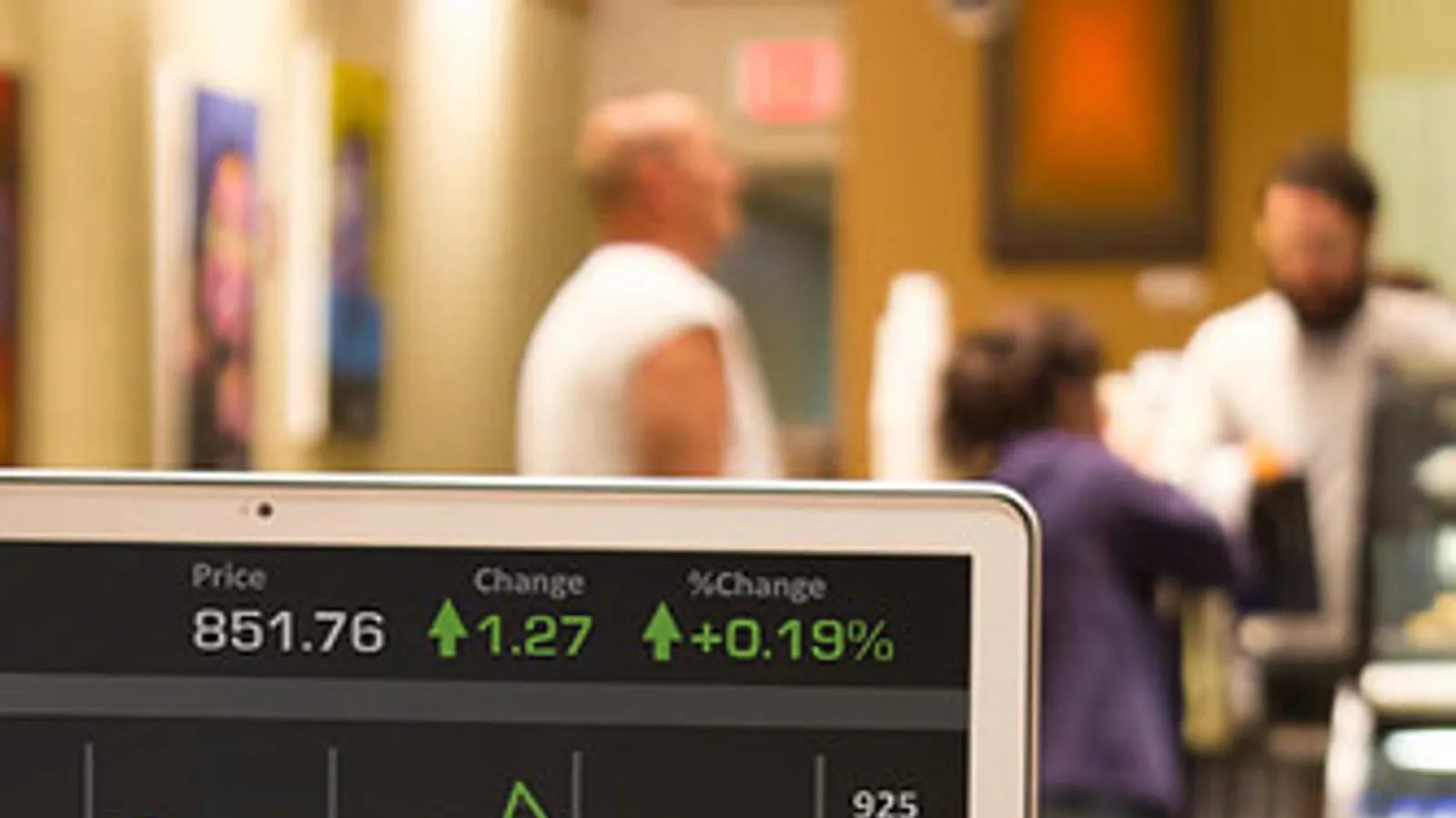 Moving Averages Explained: SMA vs EMA, Crossovers